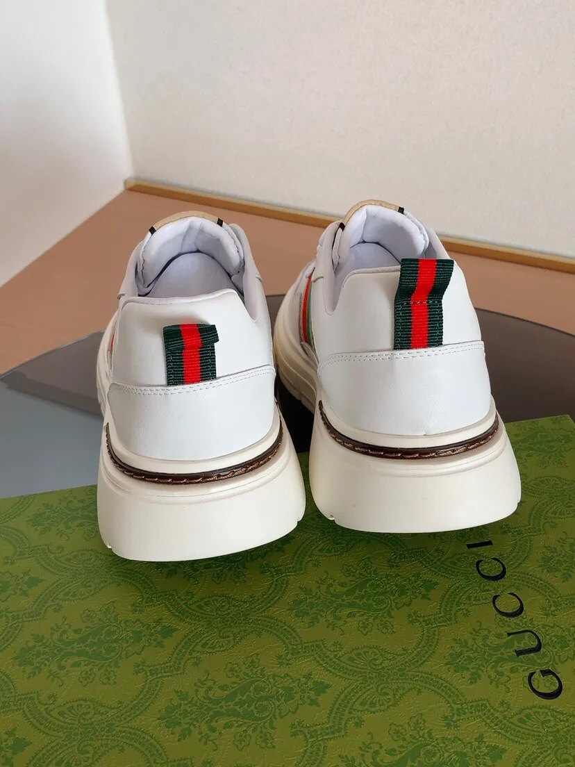 Factory price 400. The new GUCCI (Gucci) is launched at the same time, new men's shoes, 😘fabrics are selected imported cowhide, lining: sheepskin lining. 👍🏿 High-end ☄️ air-cushion molded anti-slip rubber outsole, exquisite lines, simple and elegant, comfortable and high-end for leisure travel. Code number: 38 to 44 (45 can be customized and cannot be returned or exchanged)